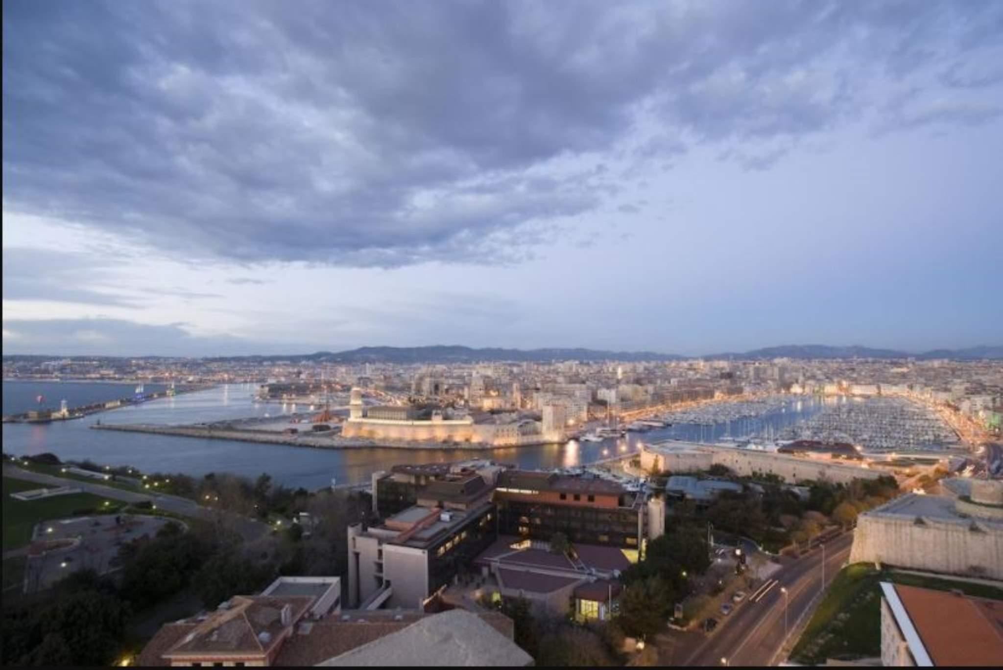 Ibis Budget Marseille Vieux Port Luaran gambar