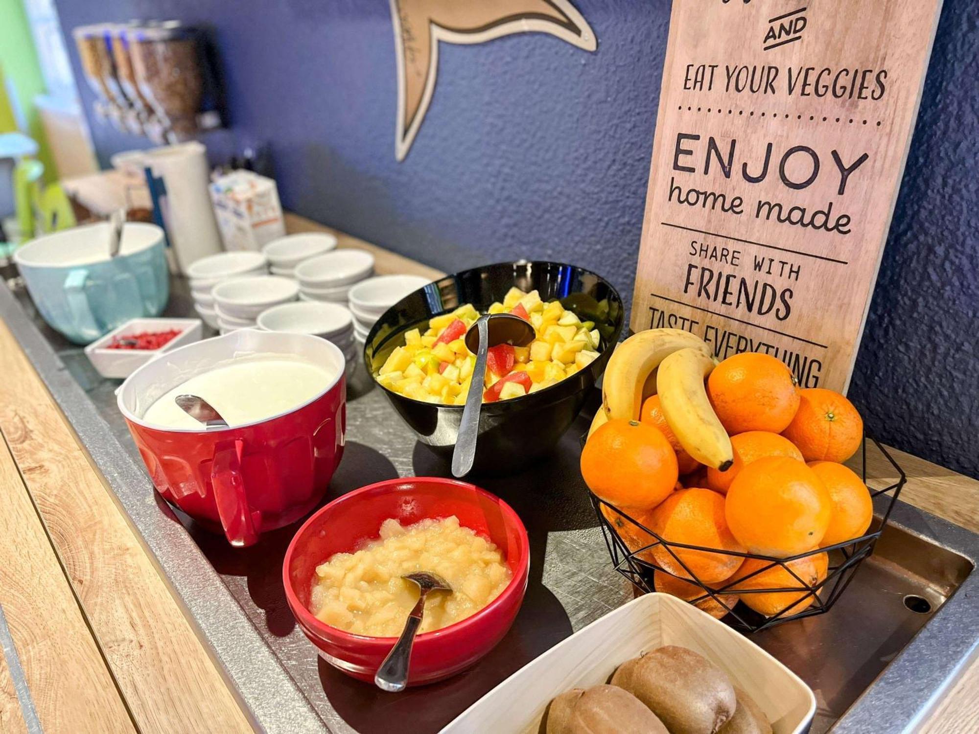 Ibis Budget Marseille Vieux Port Luaran gambar